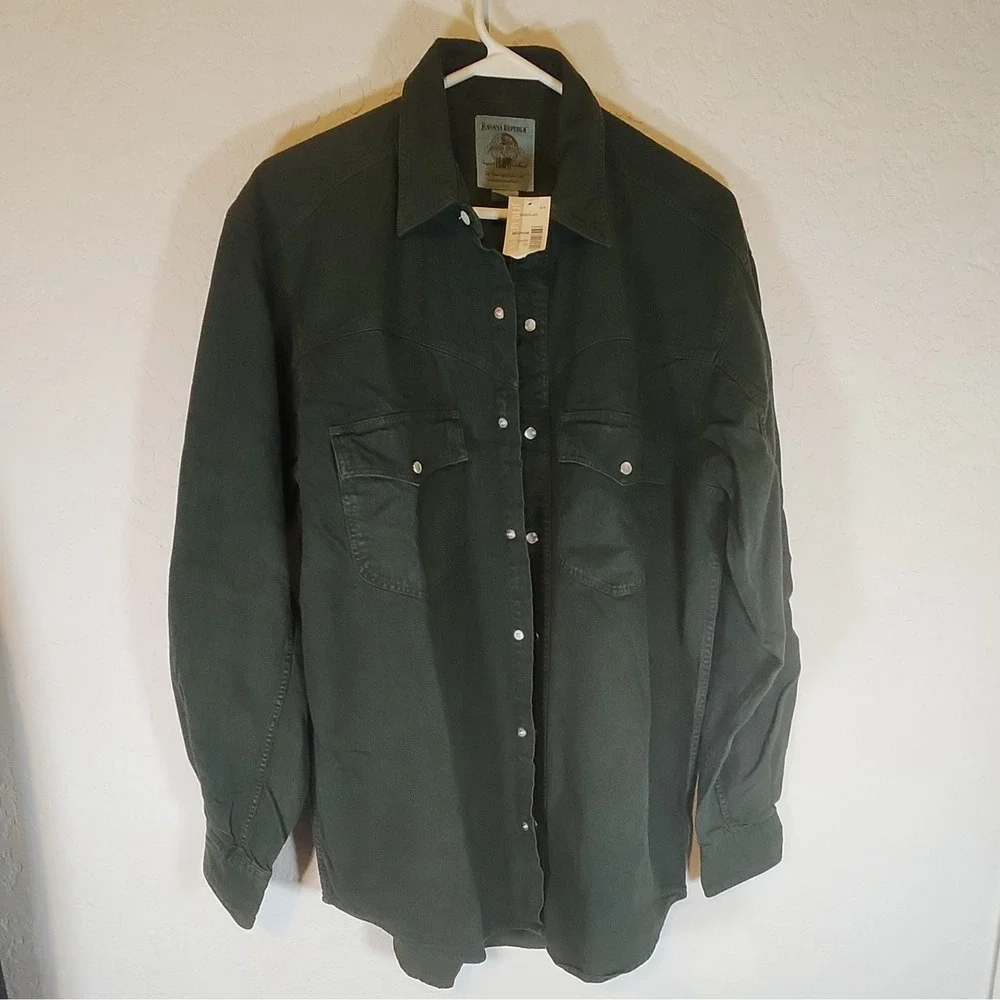 Banana Republic Adventure Outfitters Men's M Green Denim Cotton Button-Up Shirt